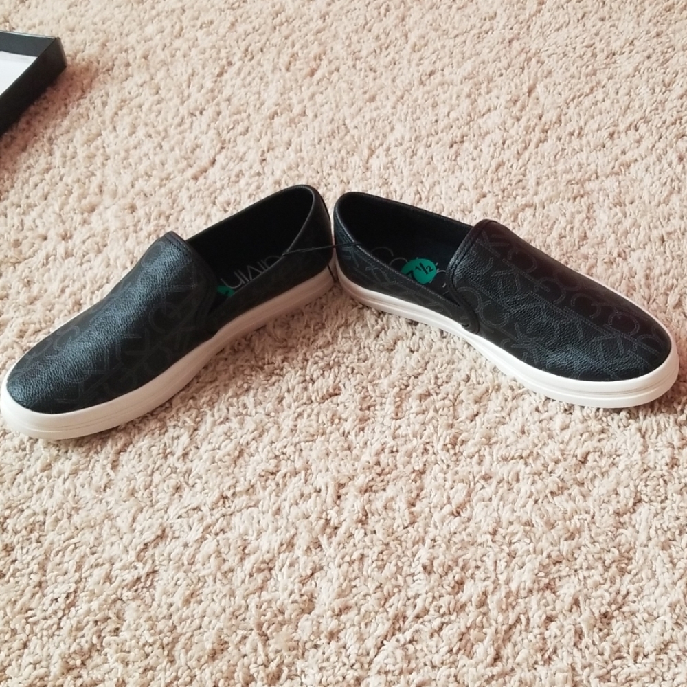 Shoes - Picture 5 of 5